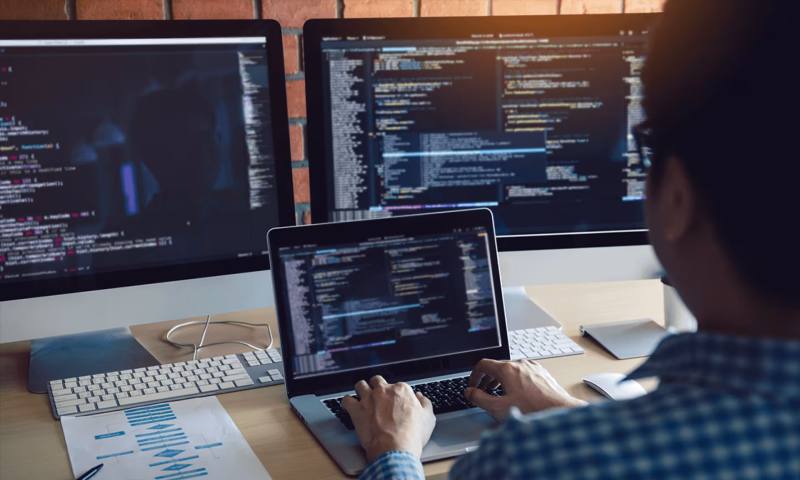 数据科学选型:R与Python如何赋能南岳区网站建设?
